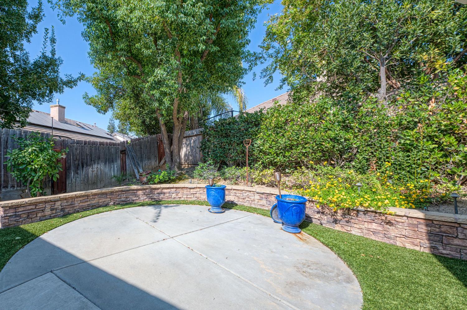 1140 E Sawgrass Ave, Fresno, CA 93730