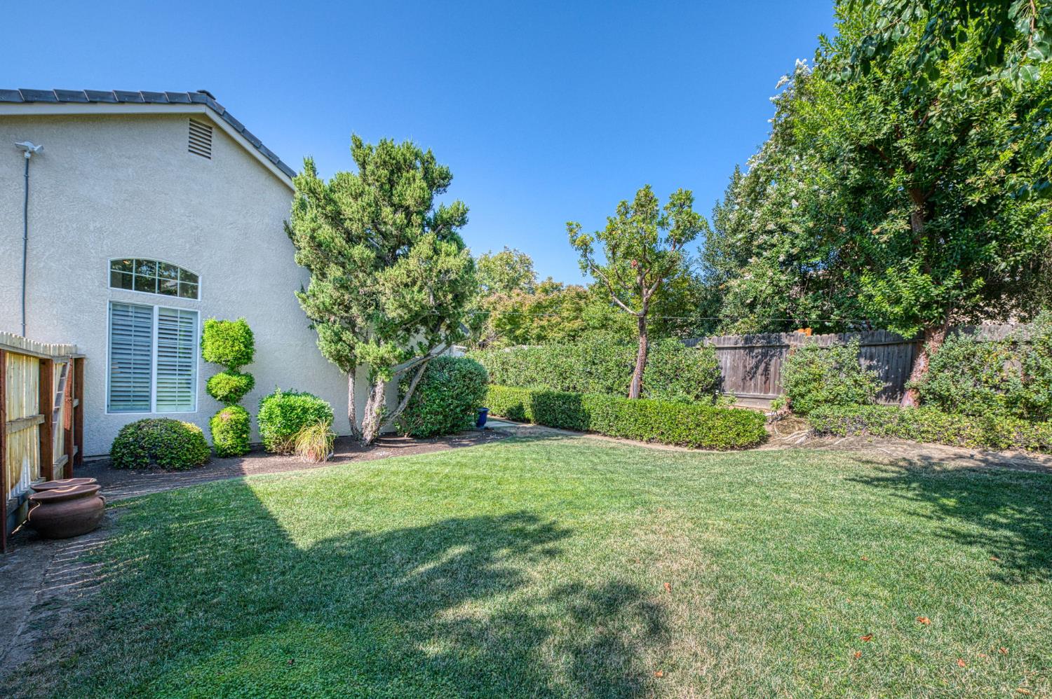 1140 E Sawgrass Ave, Fresno, CA 93730