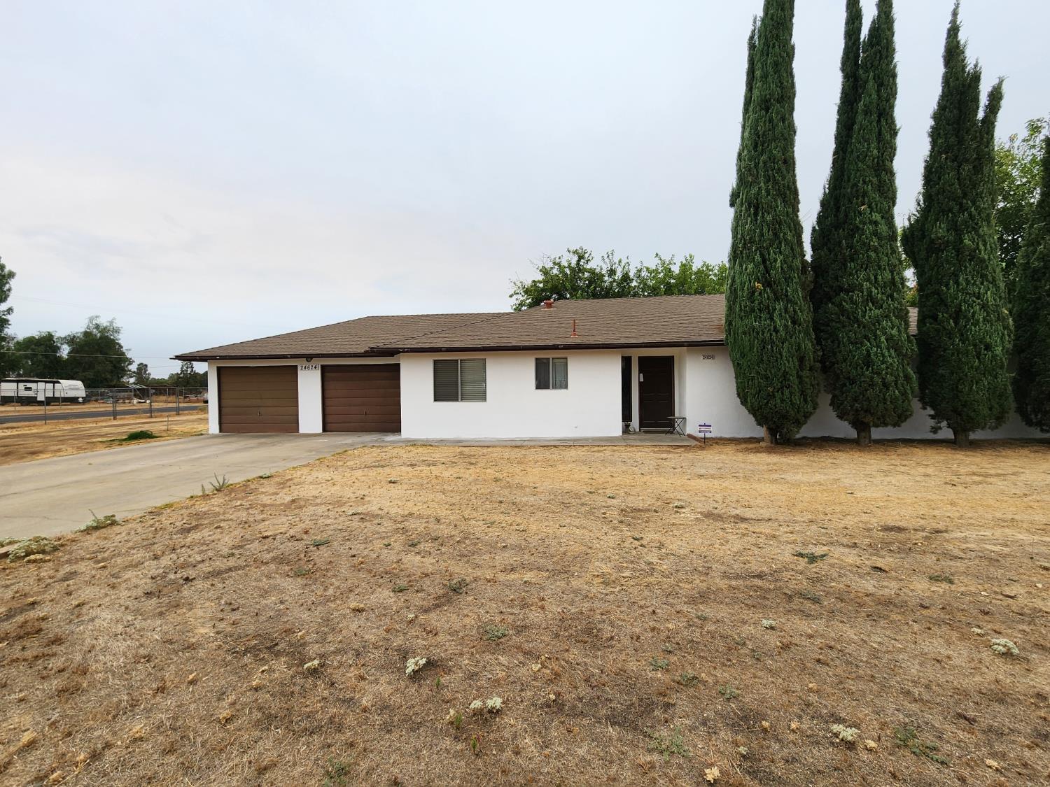 24624 Tropical Dr, Madera, CA 93638