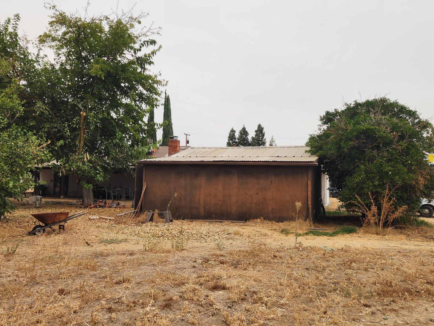 24624 Tropical Dr, Madera, CA 93638