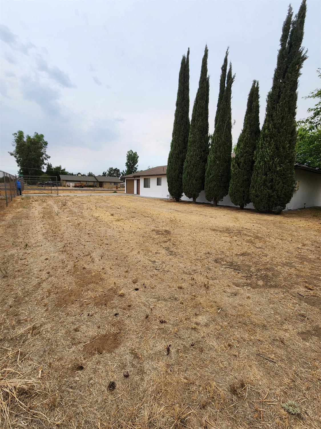 24624 Tropical Dr, Madera, CA 93638