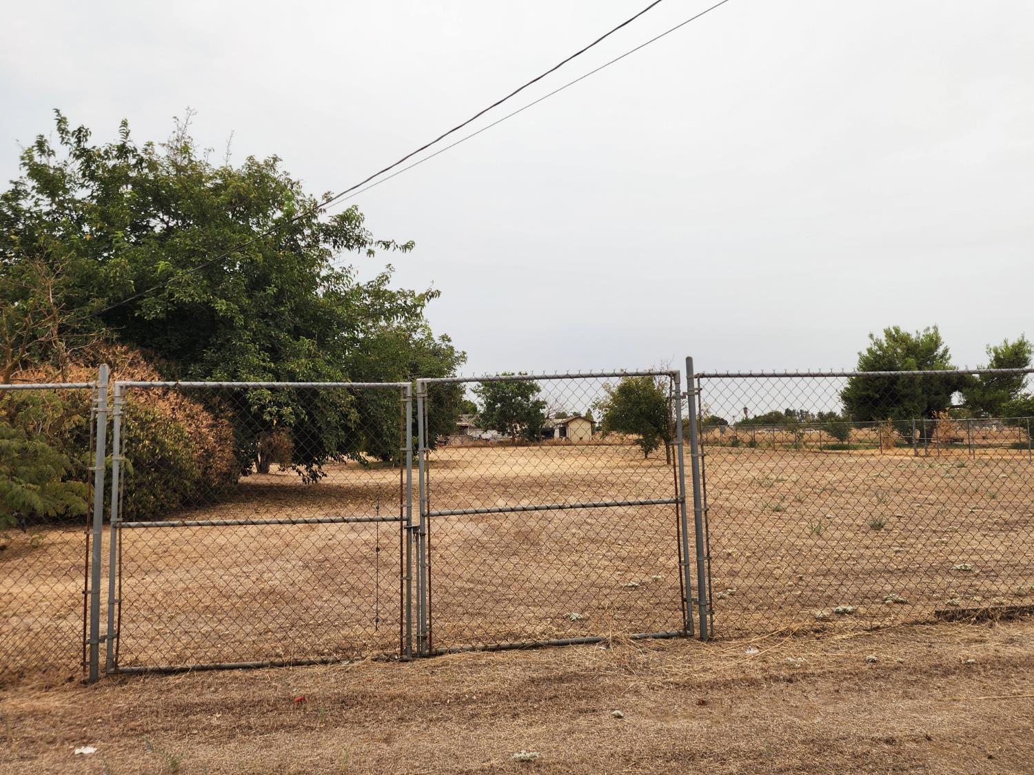 24624 Tropical Dr, Madera, CA 93638
