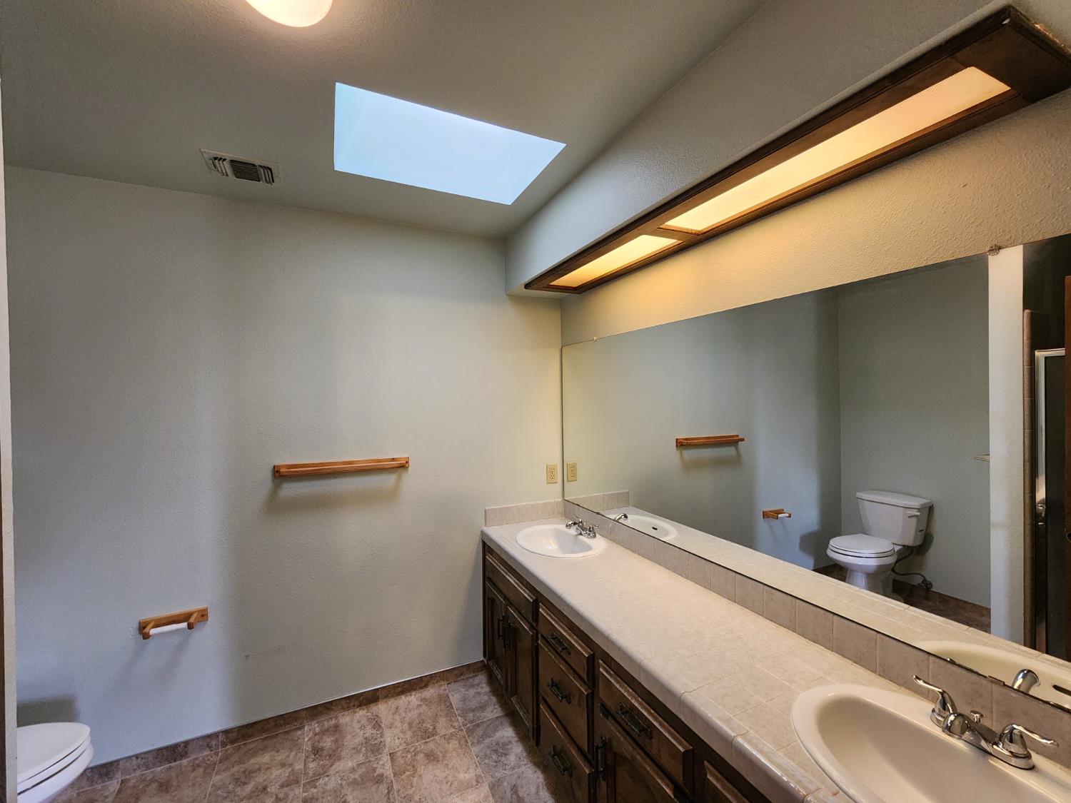 24624 Tropical Dr, Madera, CA 93638