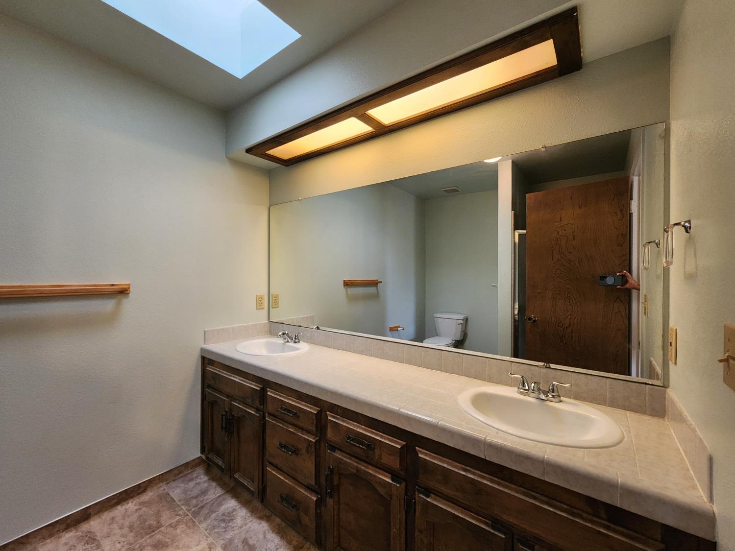 24624 Tropical Dr, Madera, CA 93638