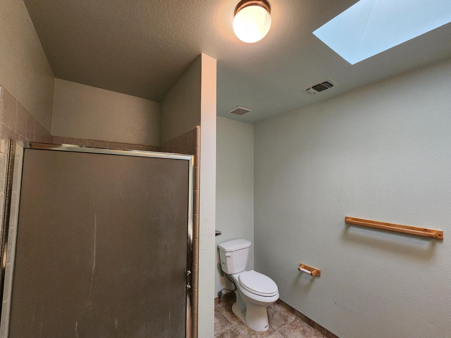 24624 Tropical Dr, Madera, CA 93638