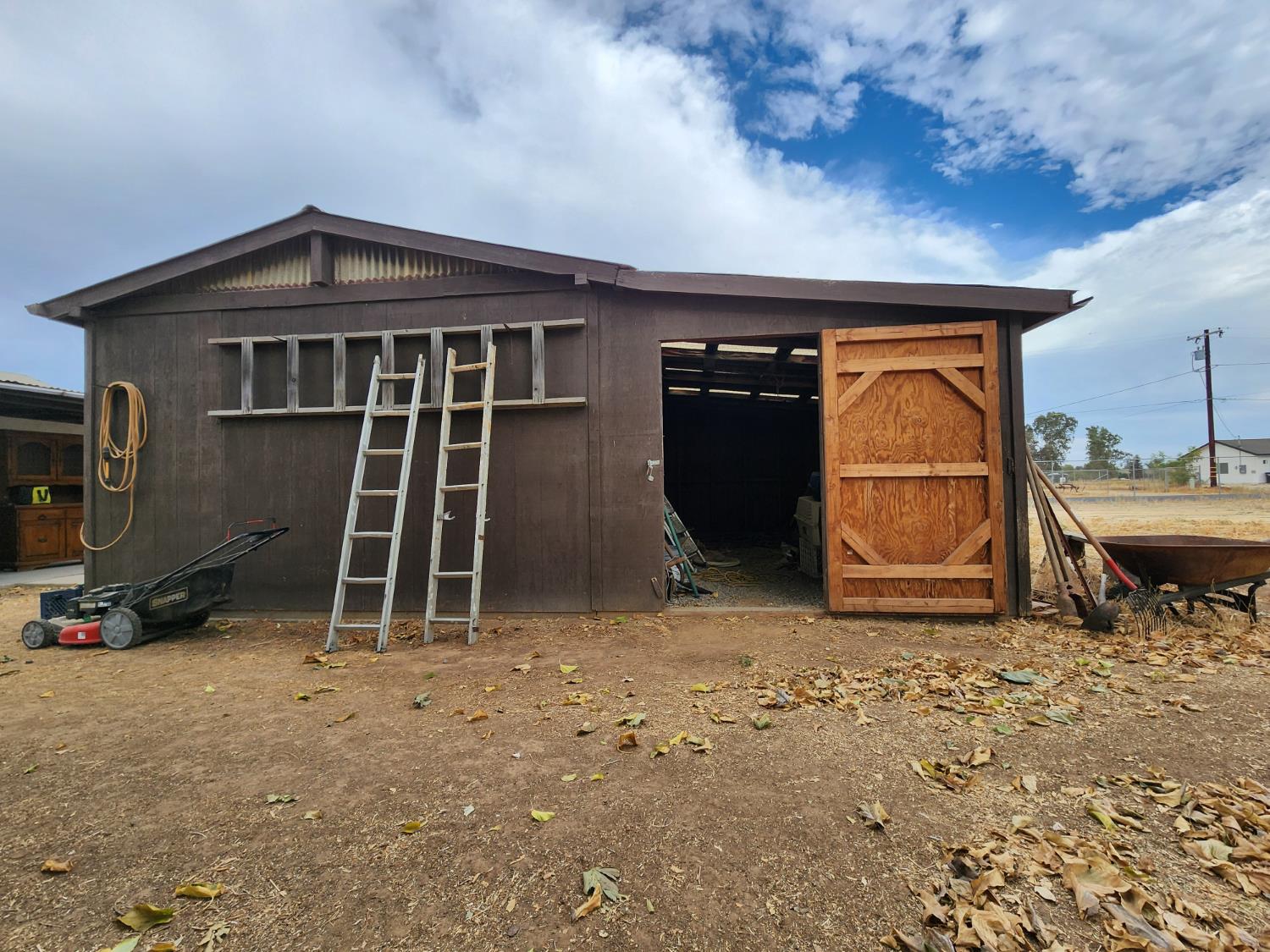 24624 Tropical Dr, Madera, CA 93638