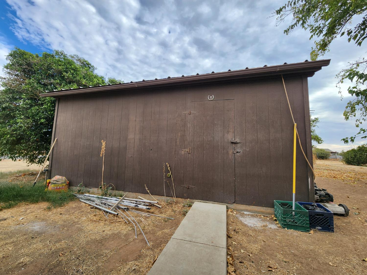 24624 Tropical Dr, Madera, CA 93638