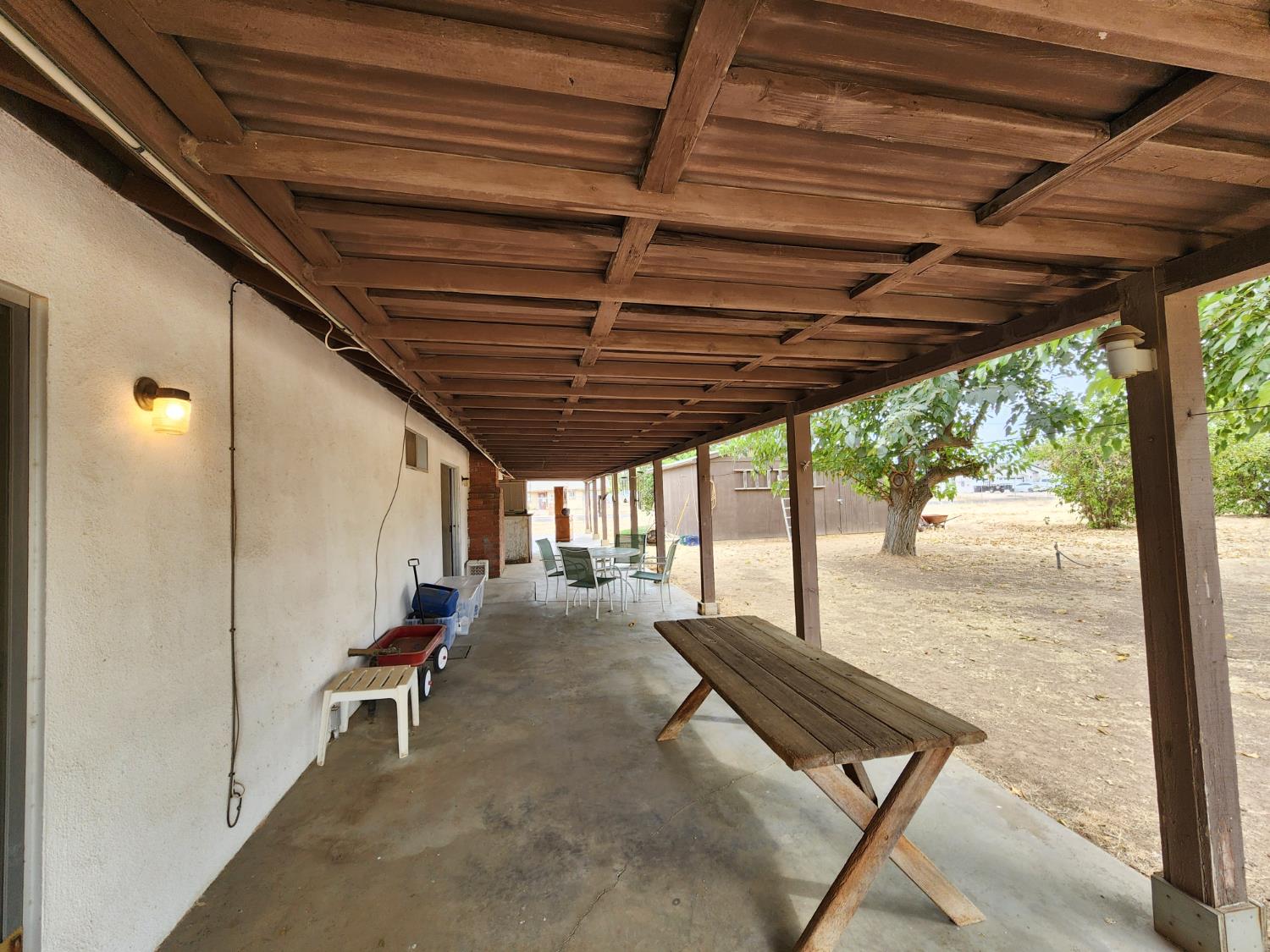 24624 Tropical Dr, Madera, CA 93638