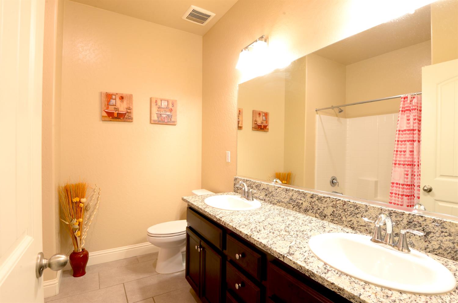 1179 Obsidian Ave, Lemoore, CA 93245