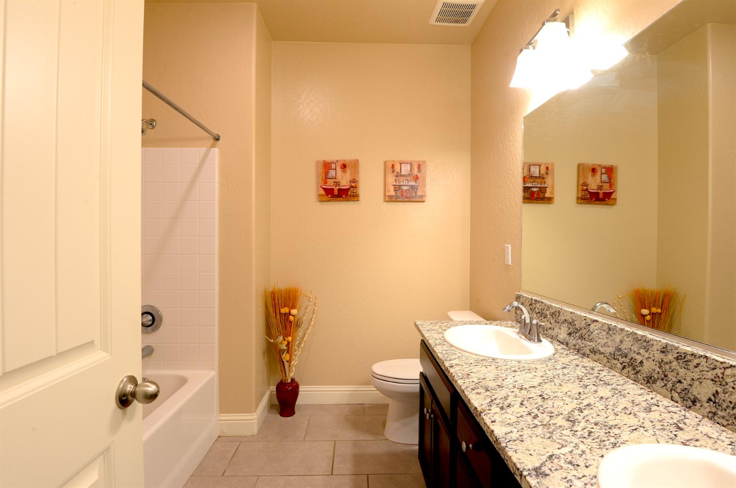 1179 Obsidian Ave, Lemoore, CA 93245