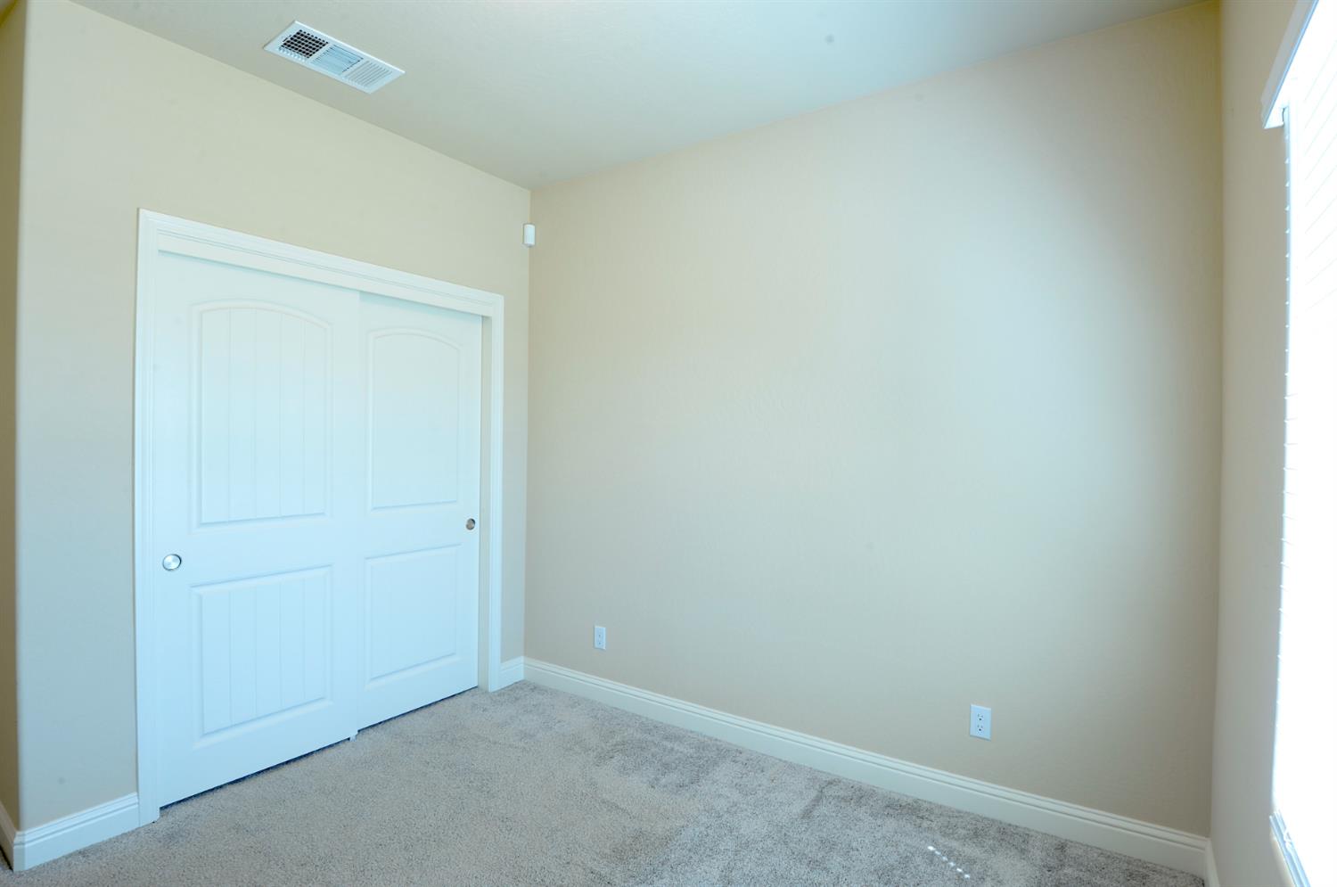 1179 Obsidian Ave, Lemoore, CA 93245