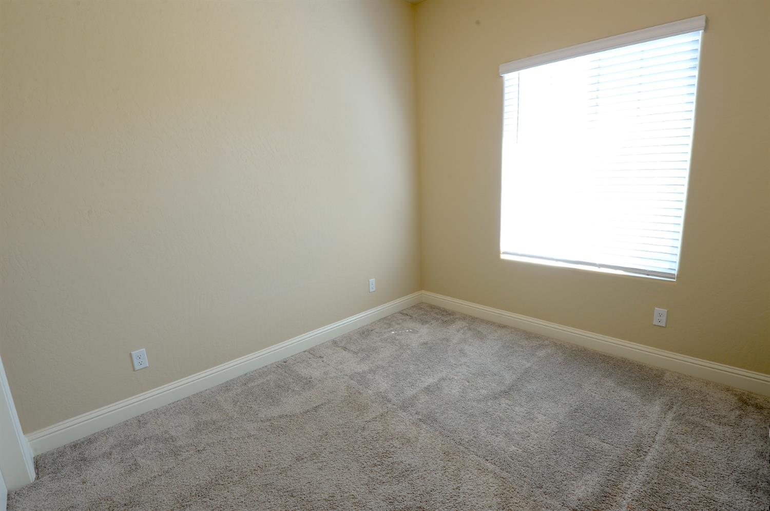1179 Obsidian Ave, Lemoore, CA 93245