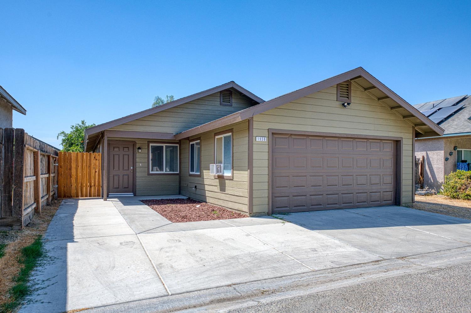 1938 Evergreen Dr, Corcoran, CA 93212