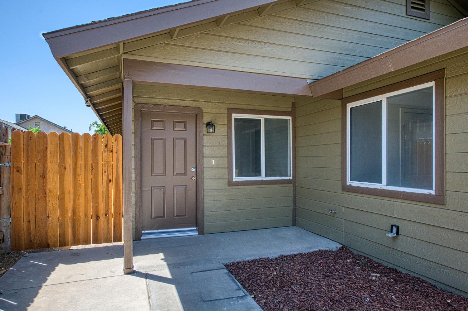 1938 Evergreen Dr, Corcoran, CA 93212