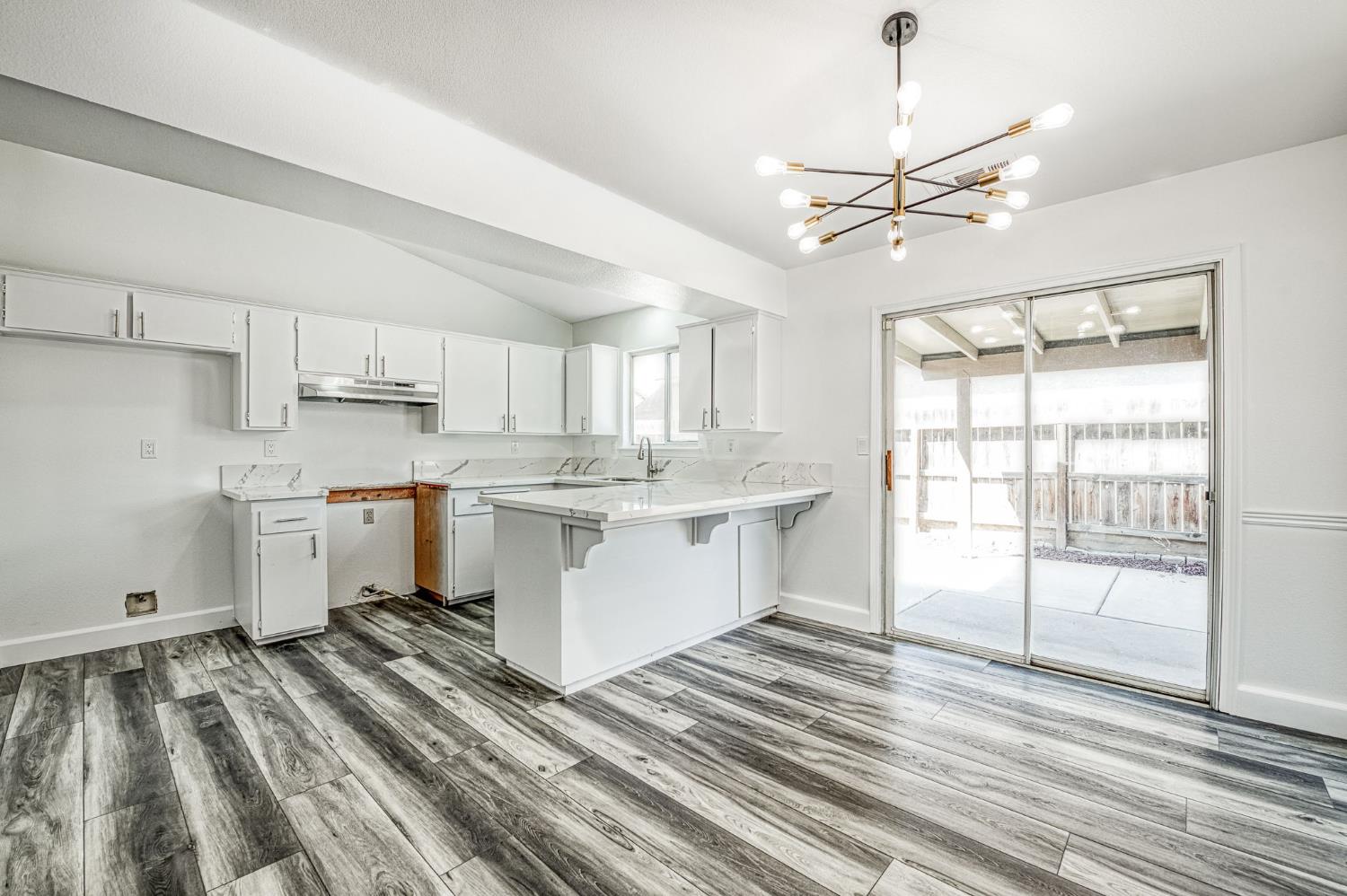 1938 Evergreen Dr, Corcoran, CA 93212