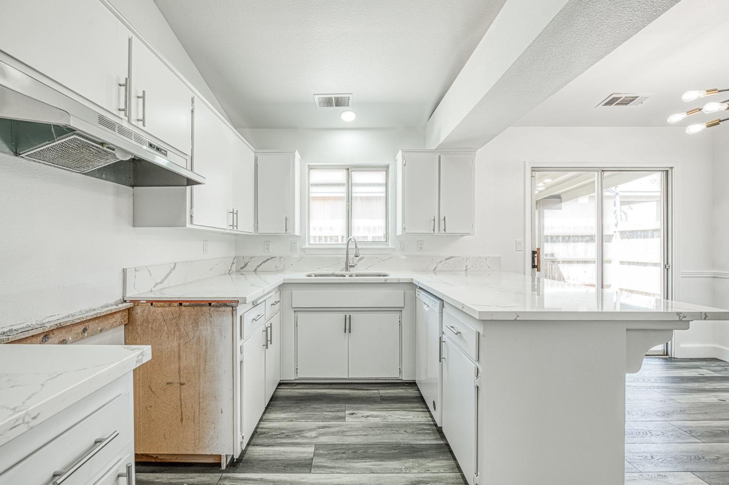 1938 Evergreen Dr, Corcoran, CA 93212