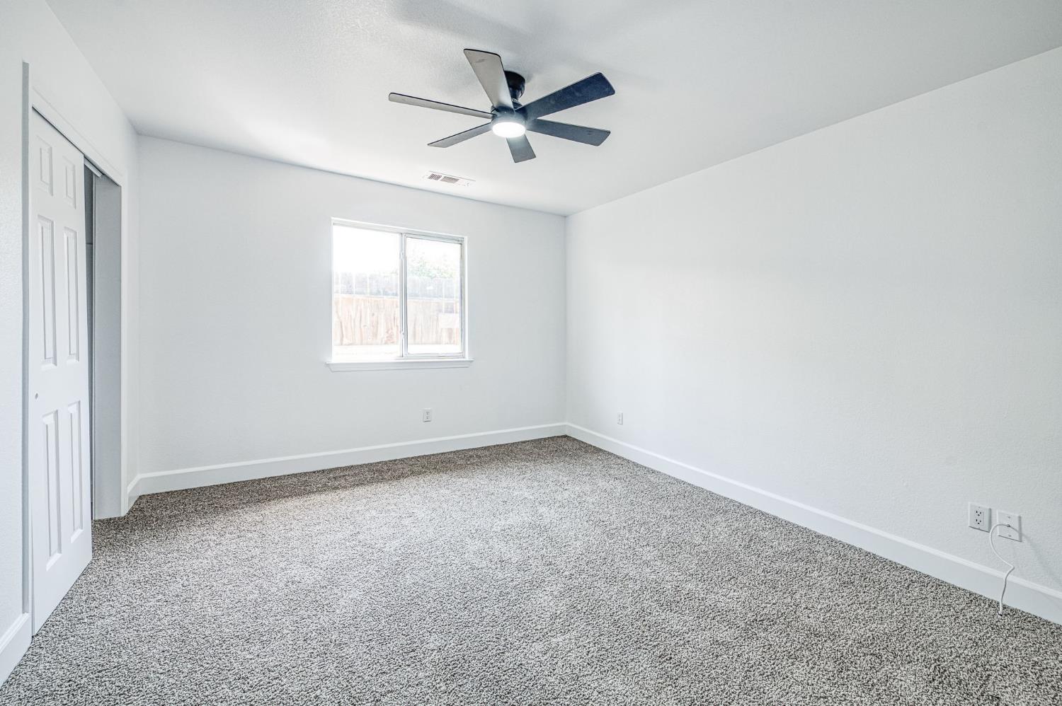 1938 Evergreen Dr, Corcoran, CA 93212