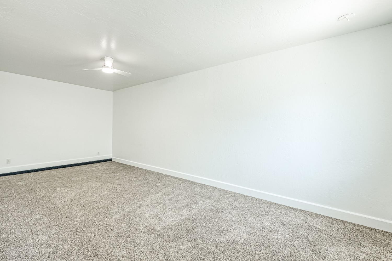 1938 Evergreen Dr, Corcoran, CA 93212