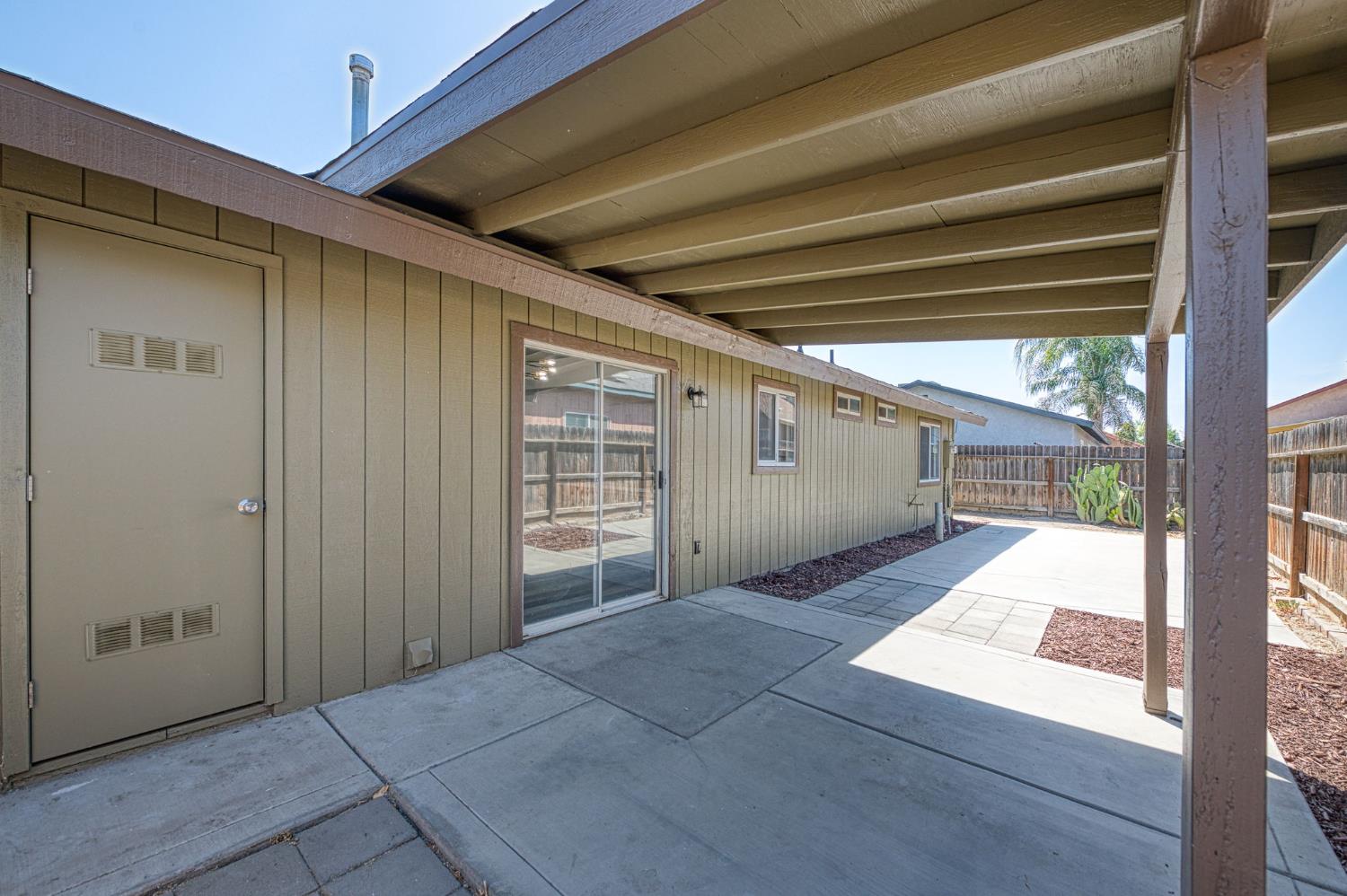 1938 Evergreen Dr, Corcoran, CA 93212