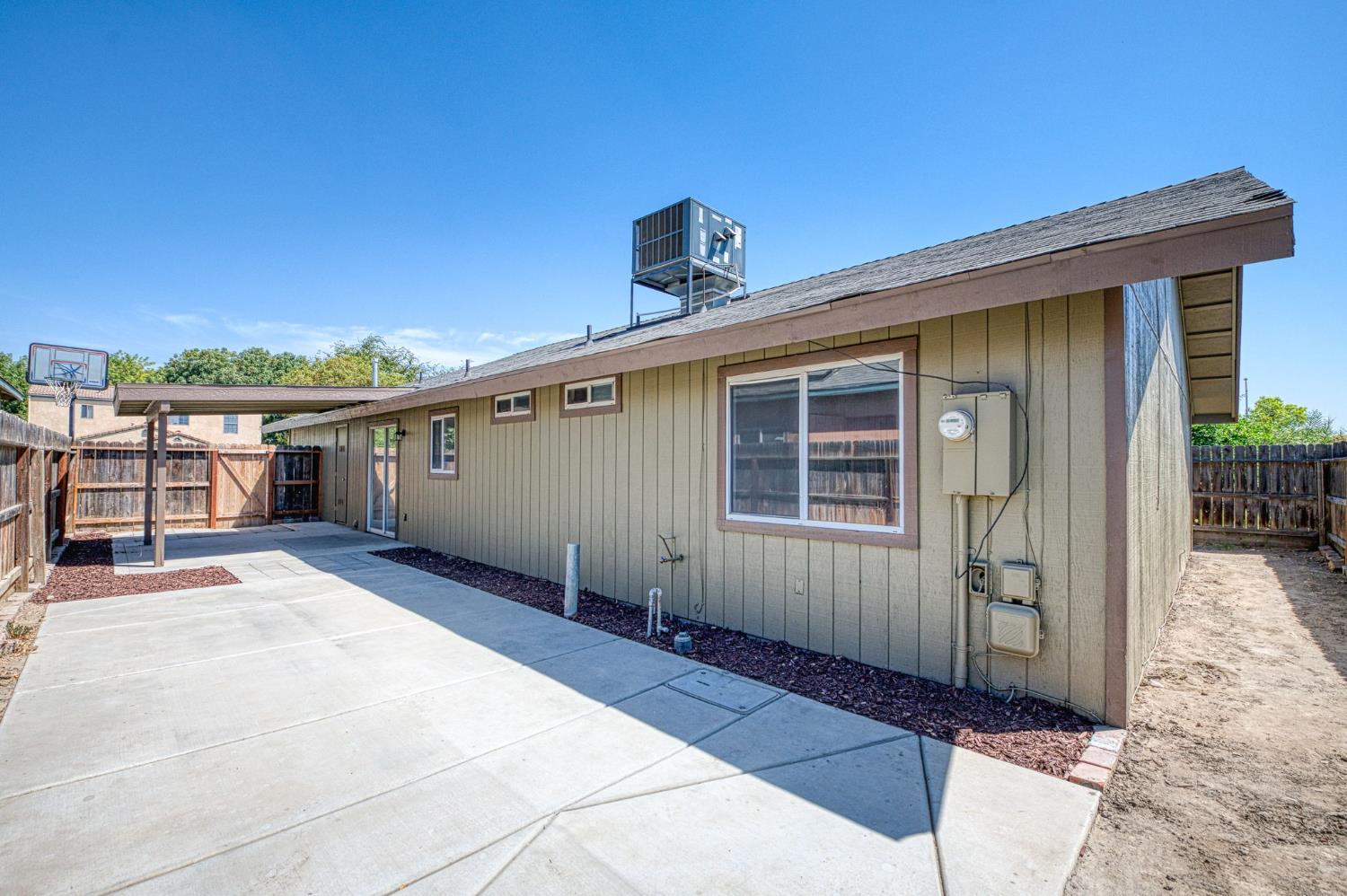 1938 Evergreen Dr, Corcoran, CA 93212