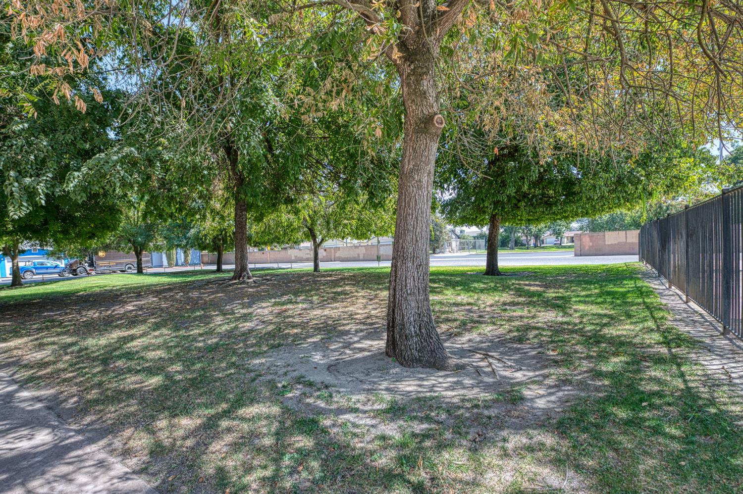 1938 Evergreen Dr, Corcoran, CA 93212