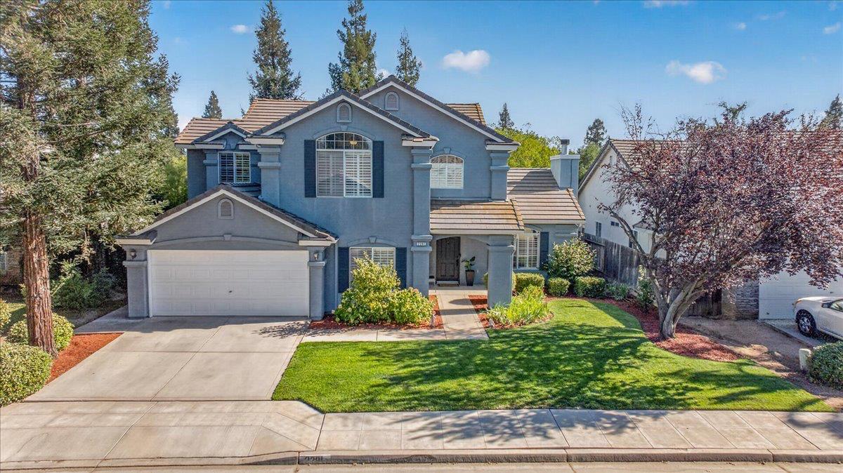 2291 E La Quinta Dr, Fresno, CA 93730