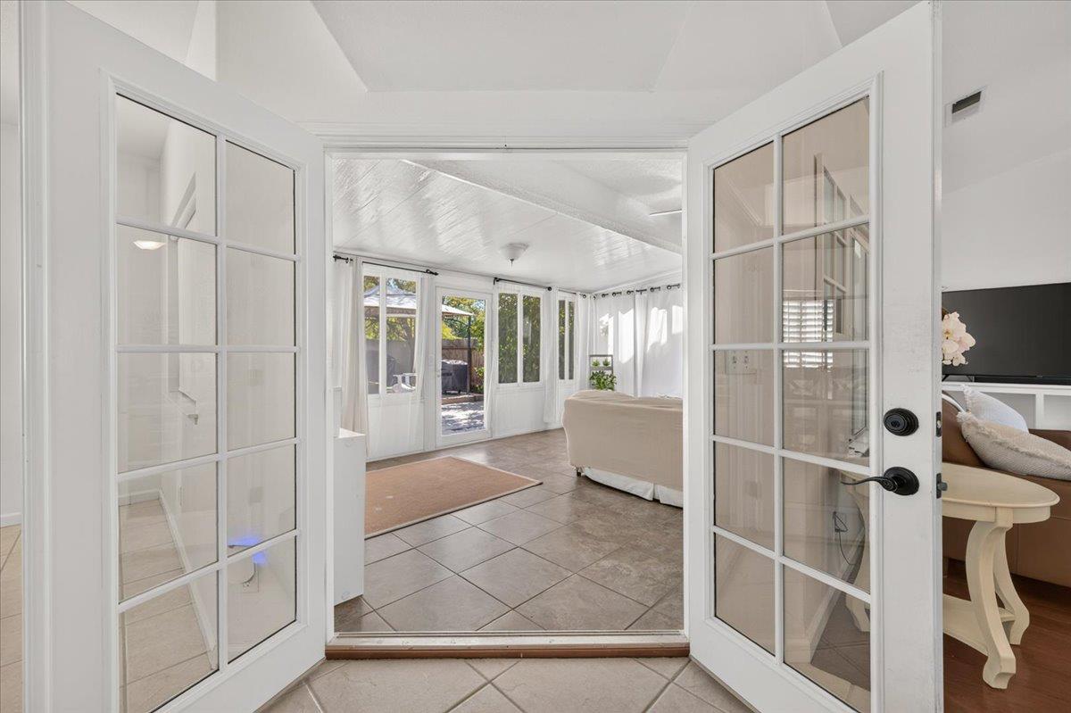2291 E La Quinta Dr, Fresno, CA 93730