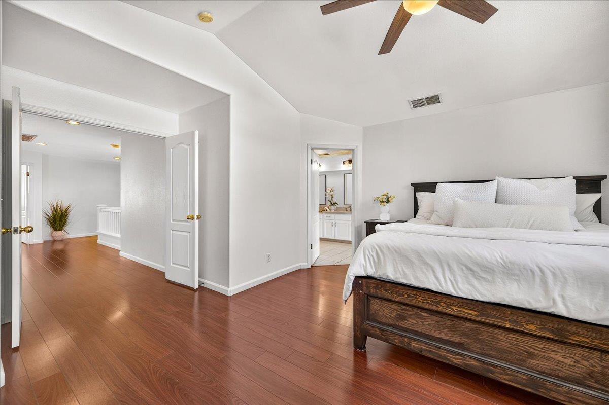 2291 E La Quinta Dr, Fresno, CA 93730