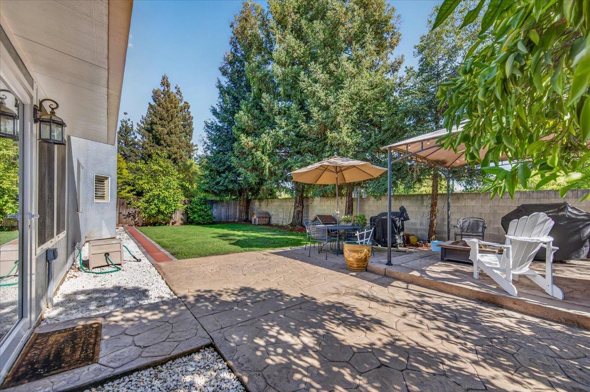 2291 E La Quinta Dr, Fresno, CA 93730