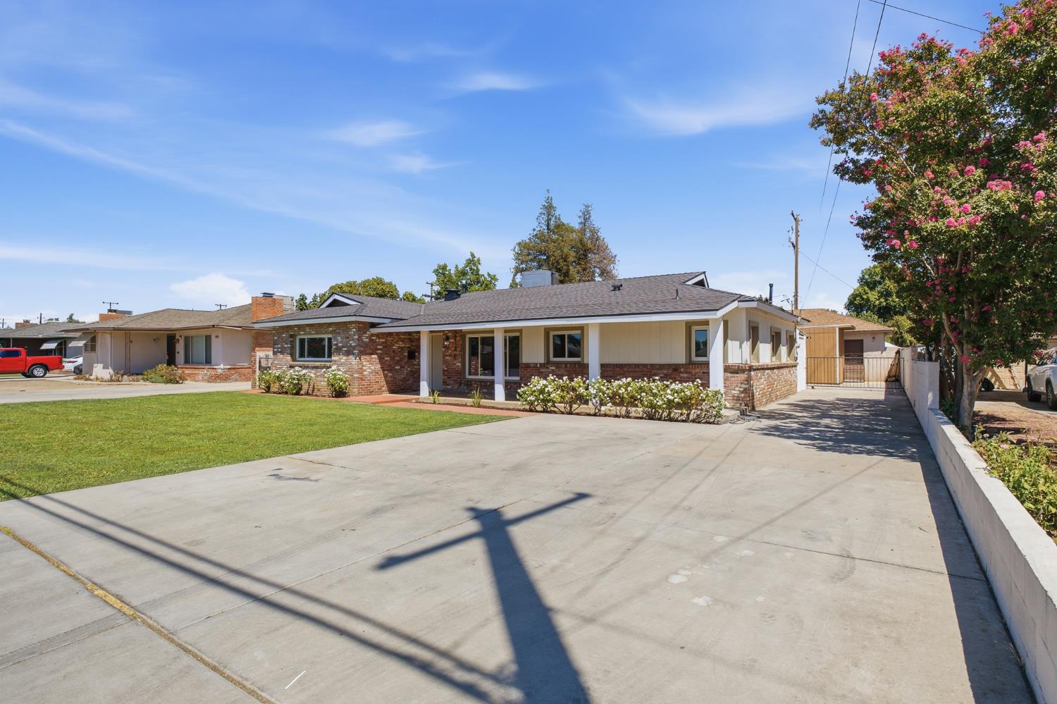 2146 N Maple Ave, Fresno, CA 93703