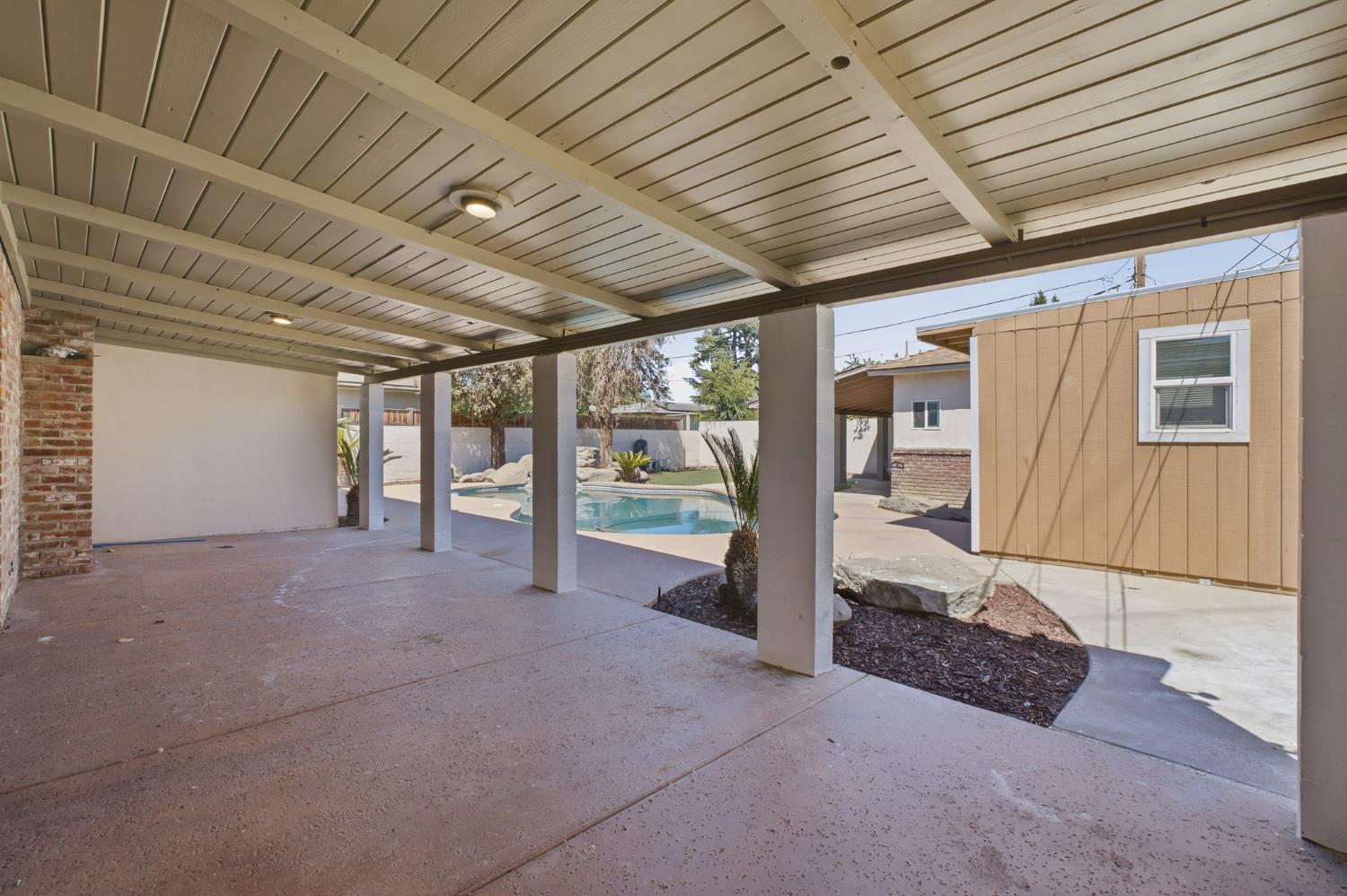 2146 N Maple Ave, Fresno, CA 93703