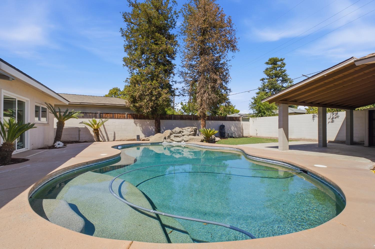 2146 N Maple Ave, Fresno, CA 93703