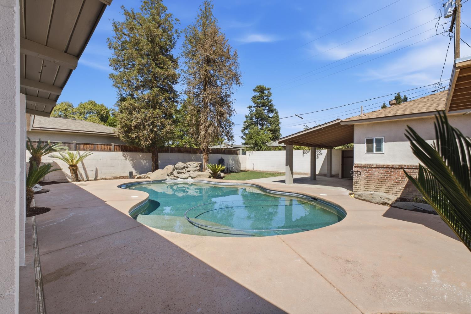 2146 N Maple Ave, Fresno, CA 93703