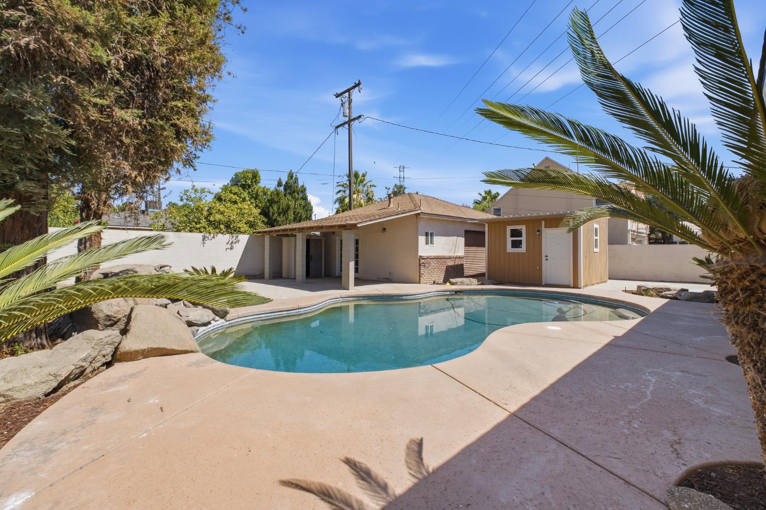 2146 N Maple Ave, Fresno, CA 93703