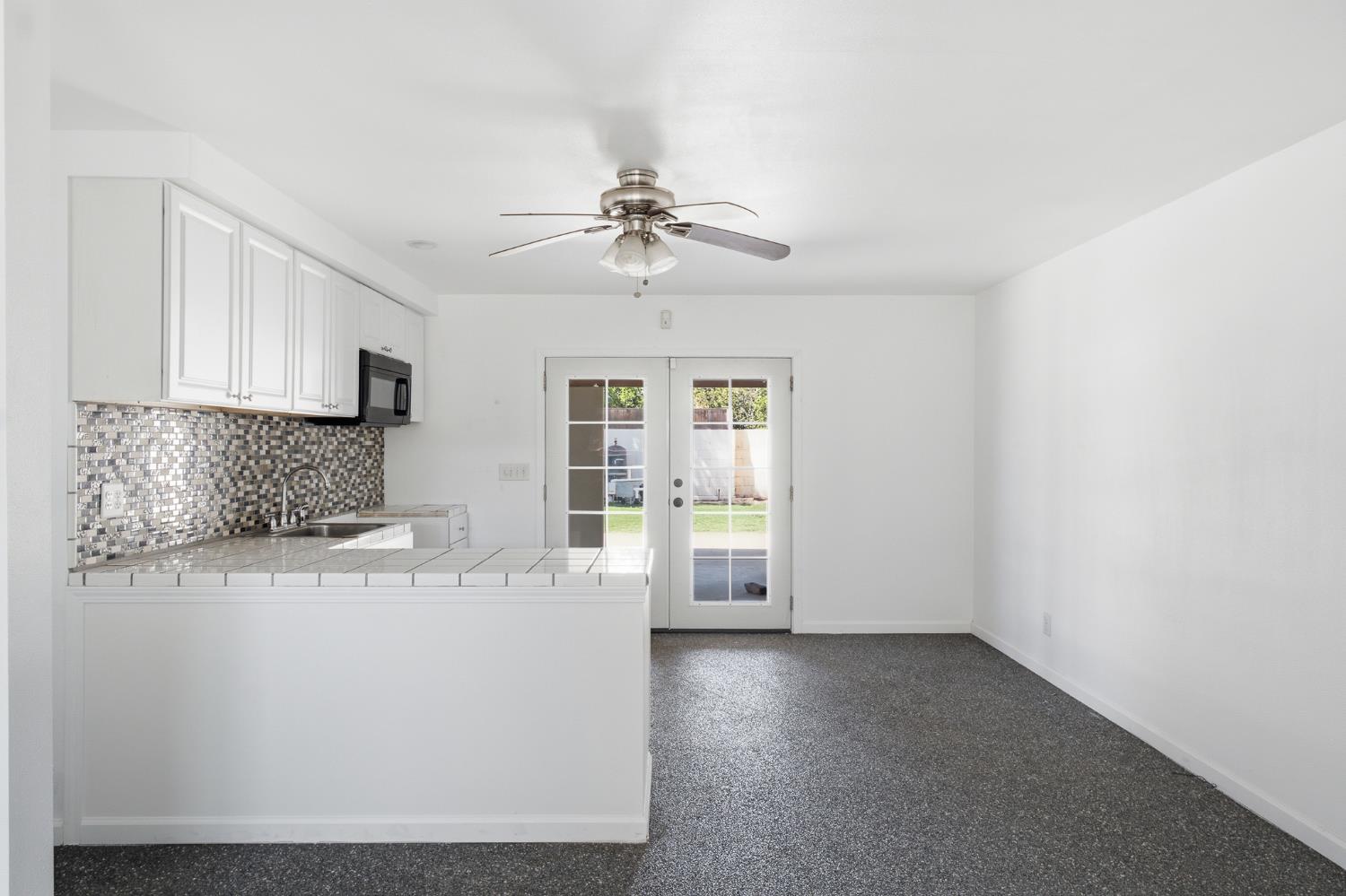 2146 N Maple Ave, Fresno, CA 93703