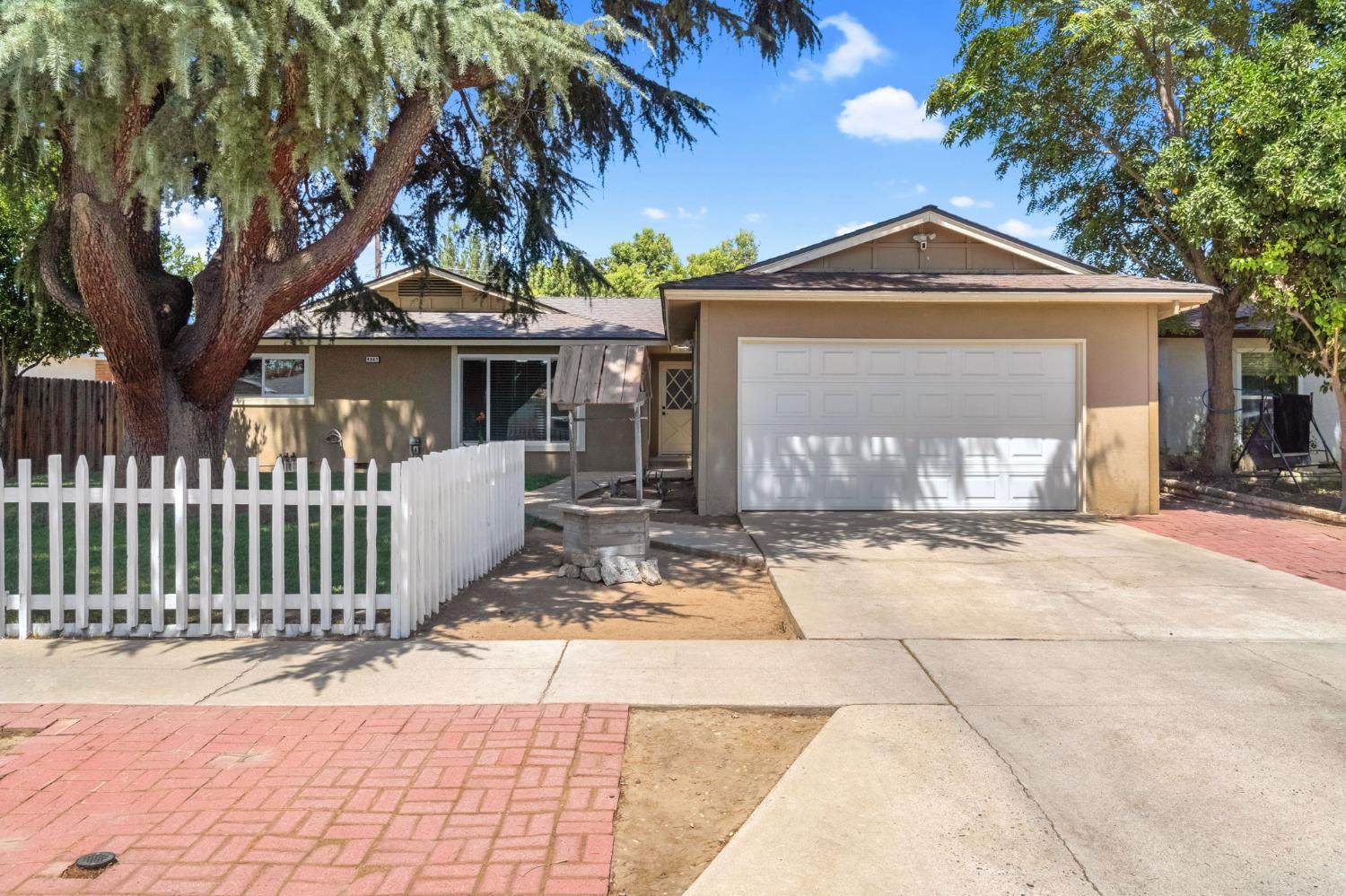 4887 E Pico Ave, Fresno, CA 93726