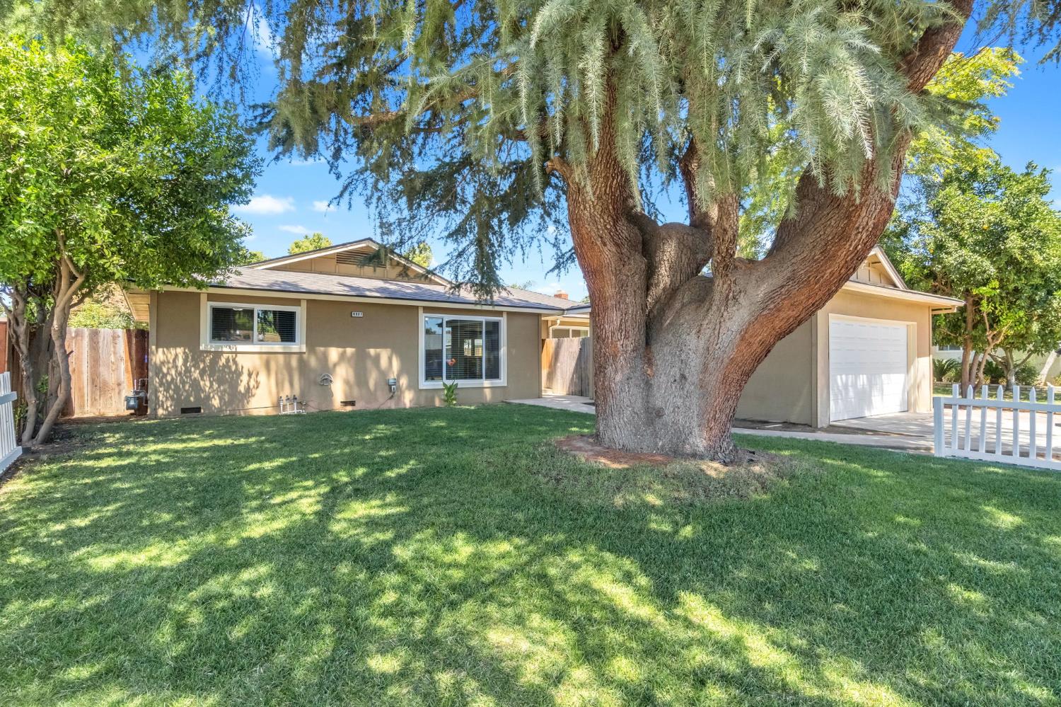 4887 E Pico Ave, Fresno, CA 93726