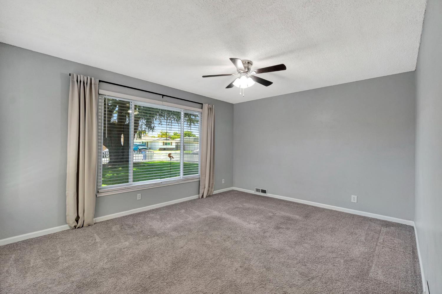 4887 E Pico Ave, Fresno, CA 93726