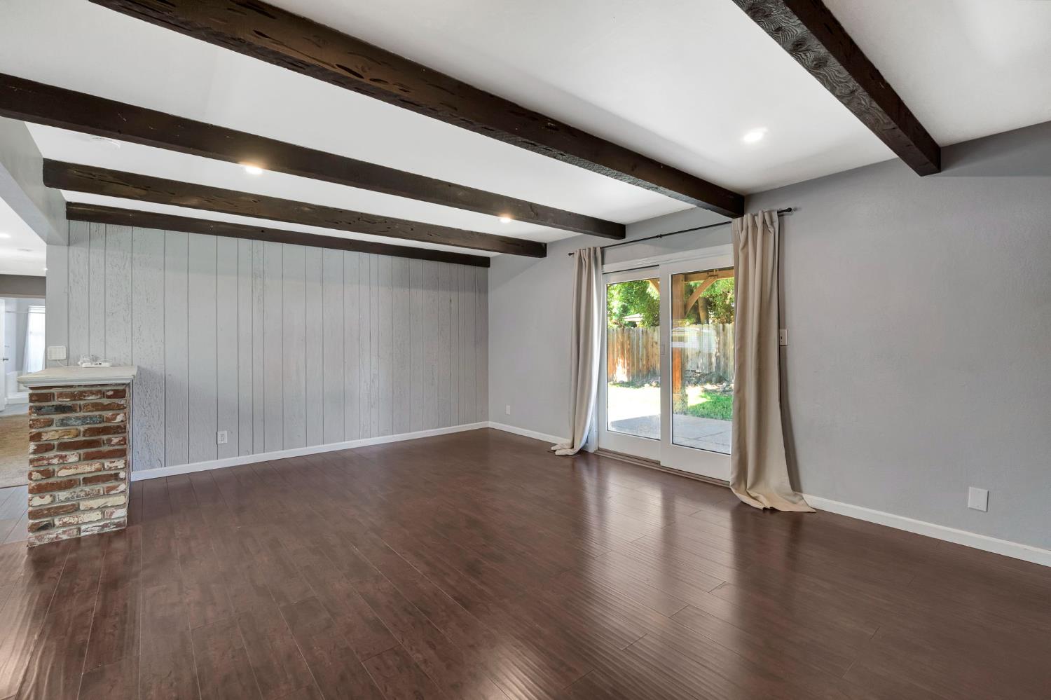 4887 E Pico Ave, Fresno, CA 93726