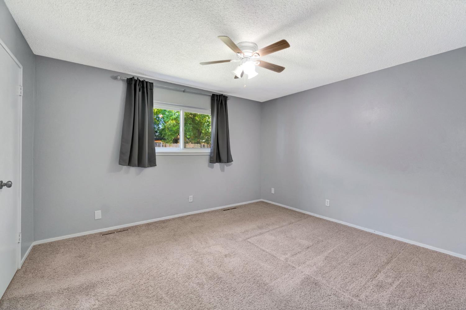 4887 E Pico Ave, Fresno, CA 93726