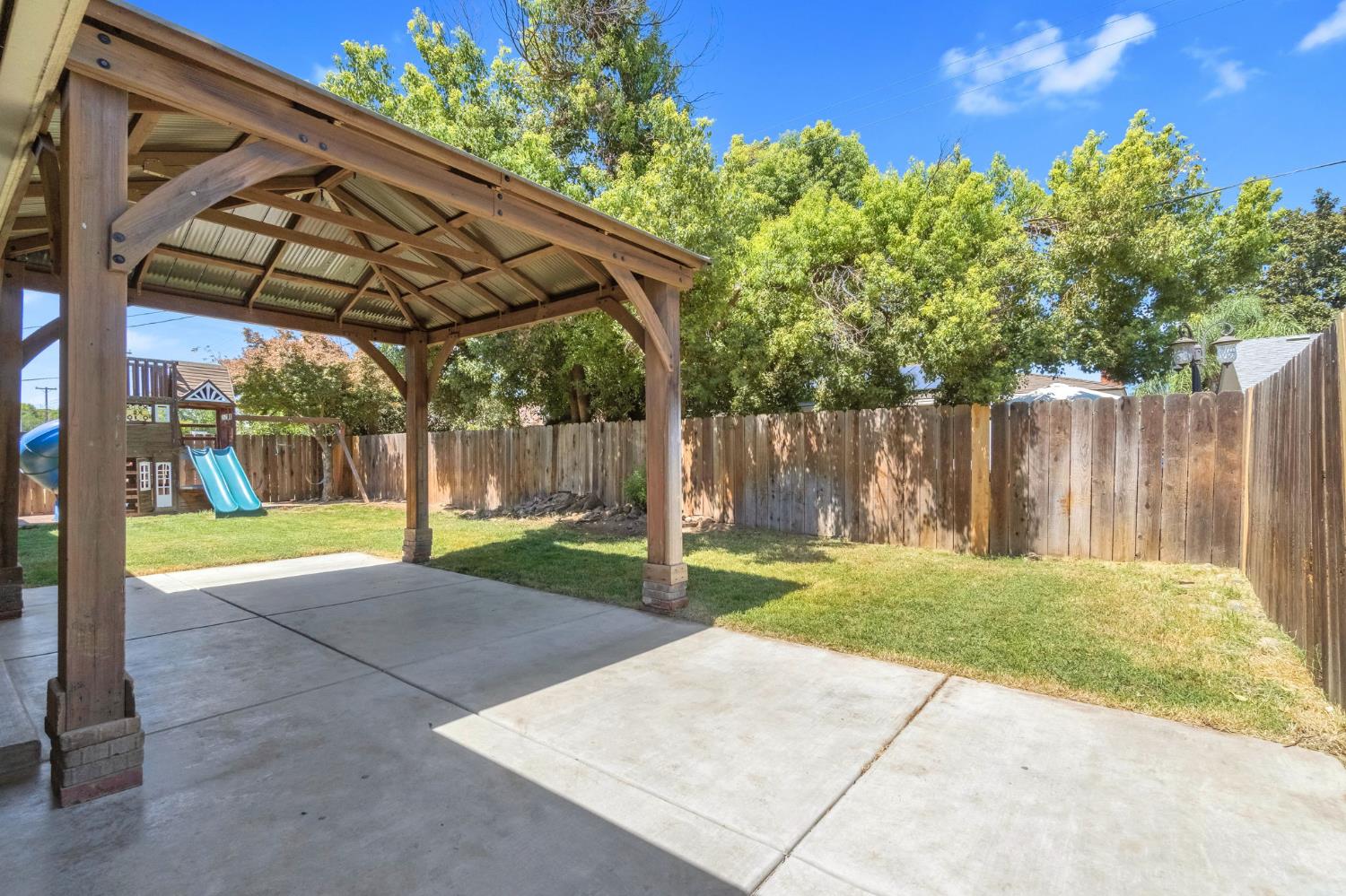 4887 E Pico Ave, Fresno, CA 93726