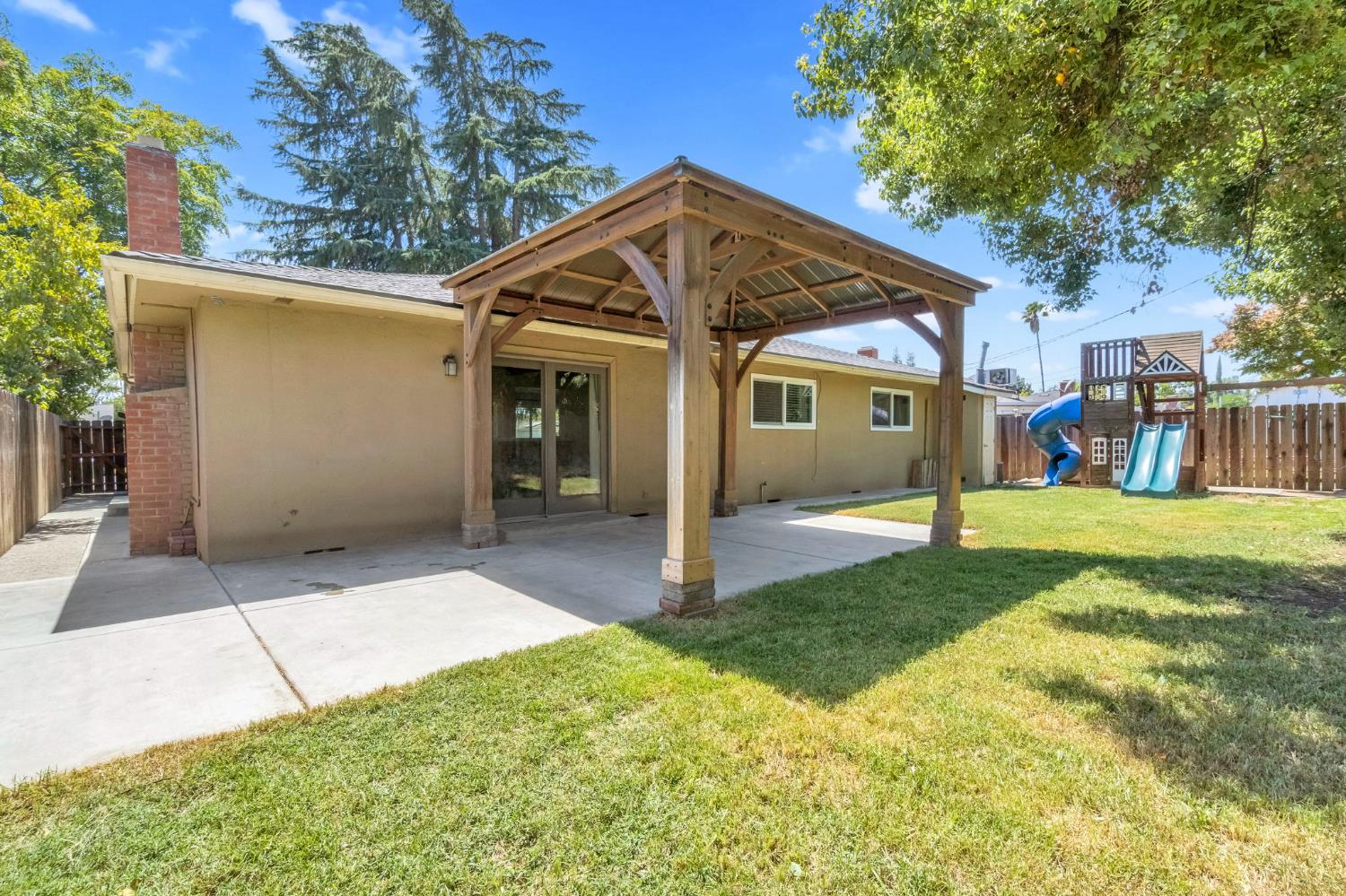 4887 E Pico Ave, Fresno, CA 93726