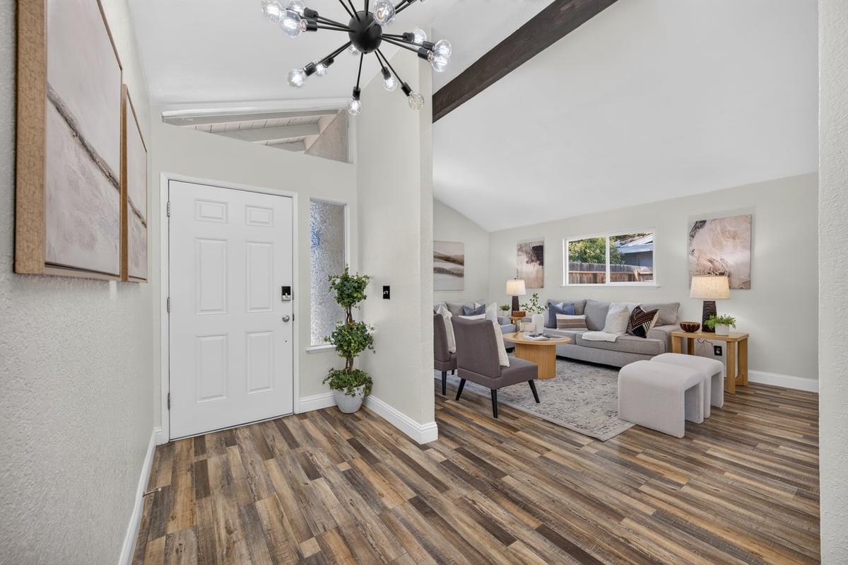 451 Mcarthur Ave, Clovis, CA 93611