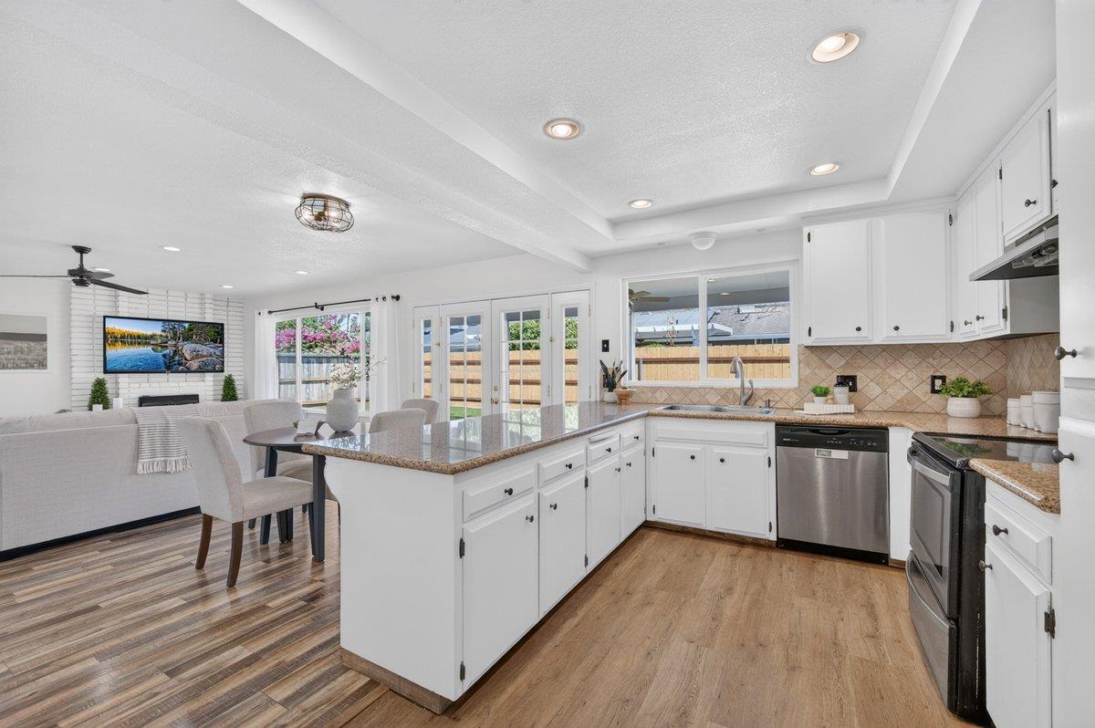 451 Mcarthur Ave, Clovis, CA 93611