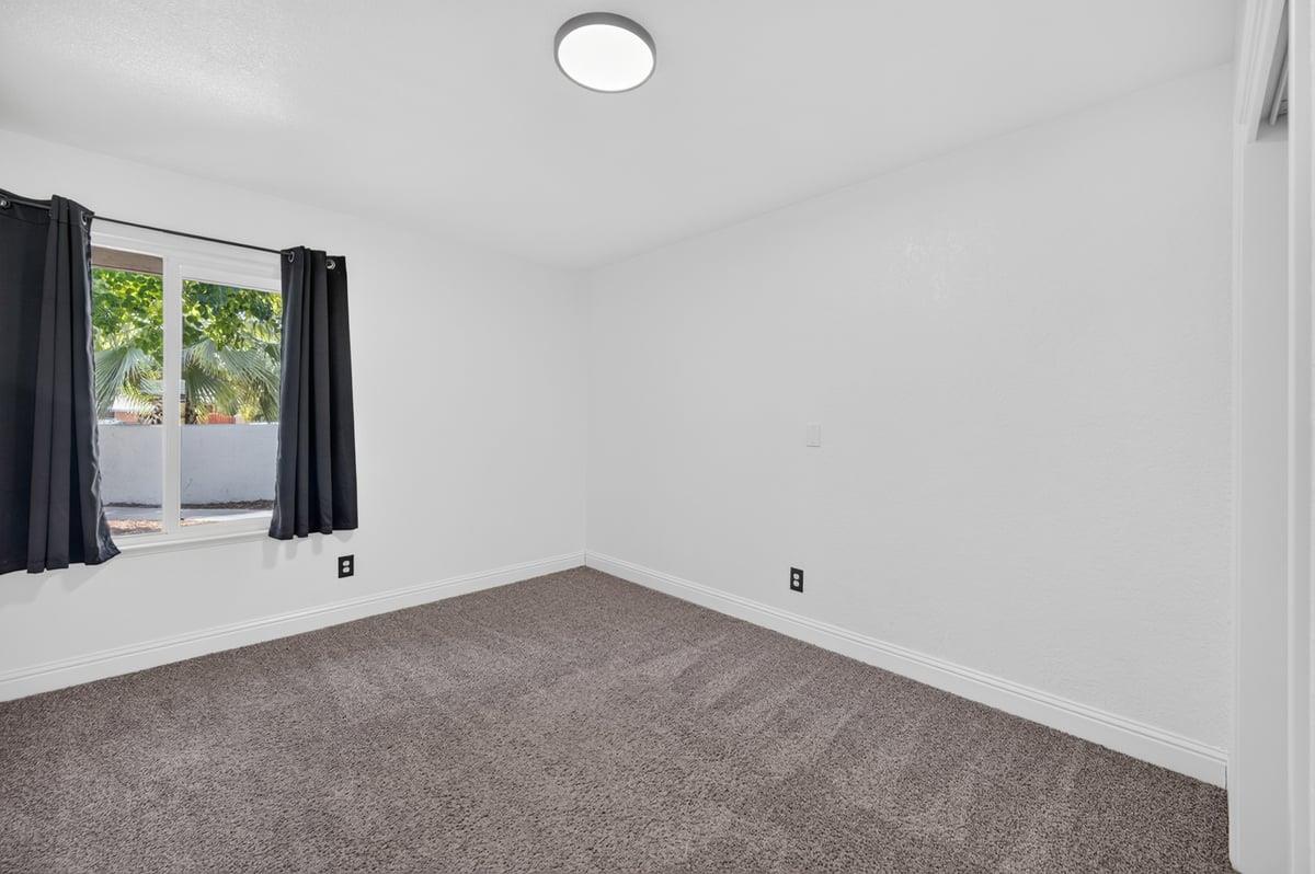 451 Mcarthur Ave, Clovis, CA 93611