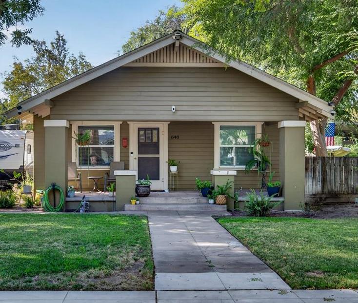 640 E Cambridge Ave, Fresno, CA 93704