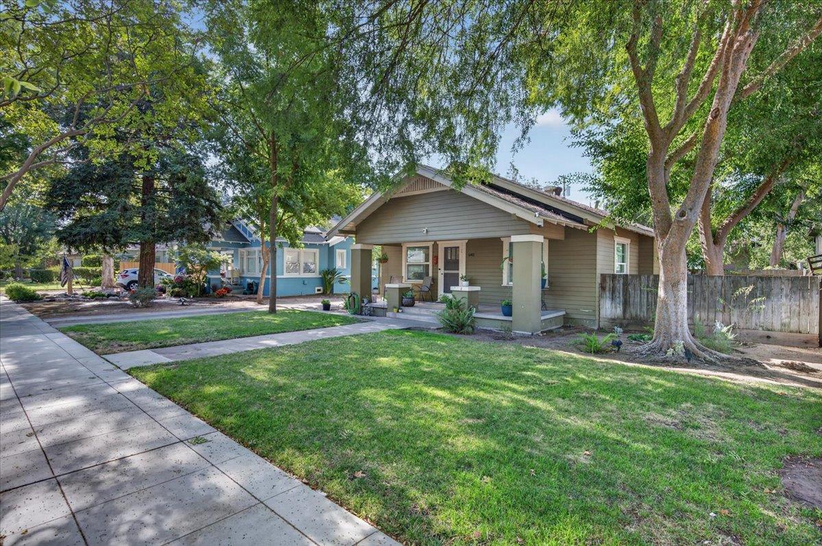 640 E Cambridge Ave, Fresno, CA 93704