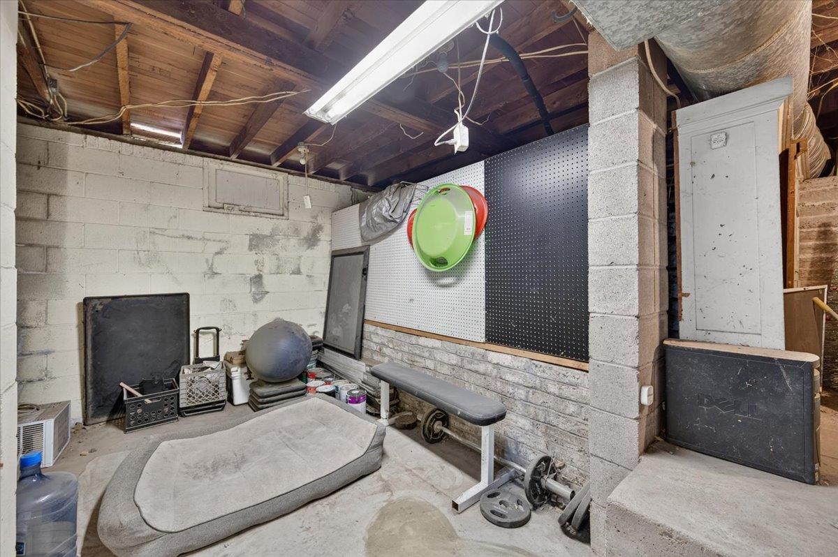 640 E Cambridge Ave, Fresno, CA 93704