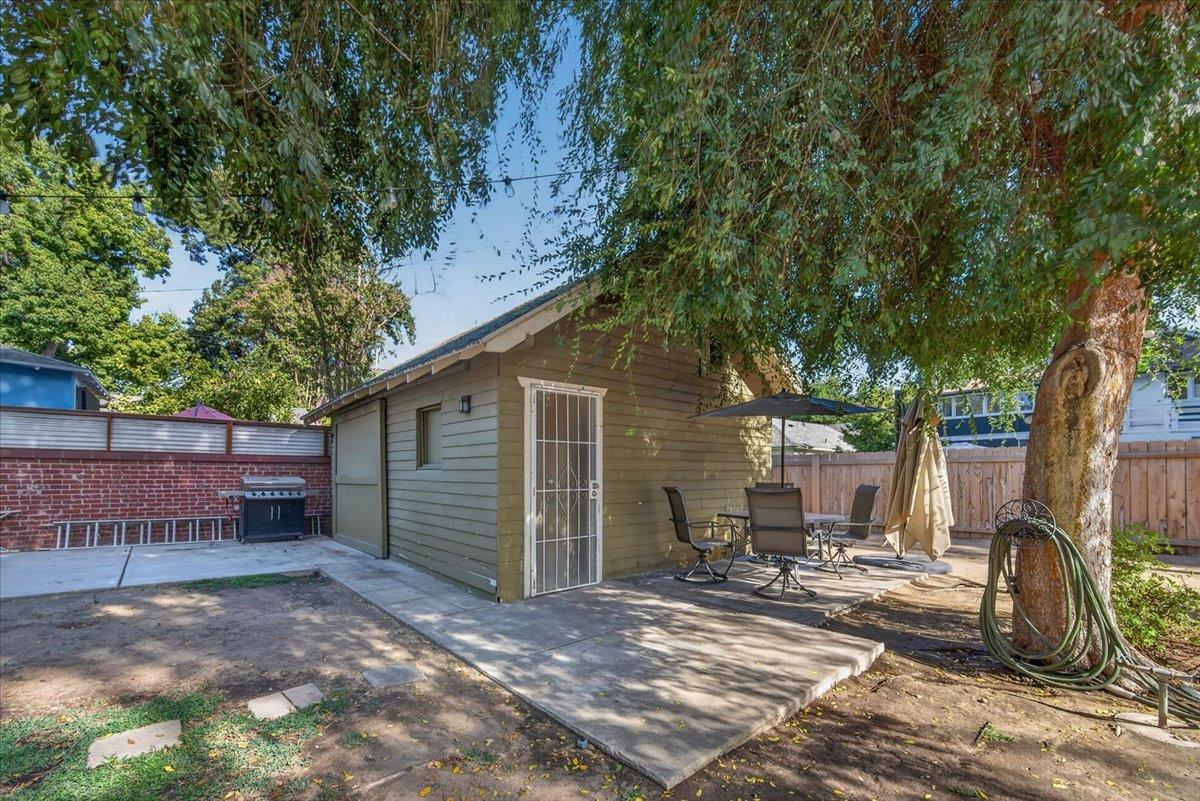 640 E Cambridge Ave, Fresno, CA 93704