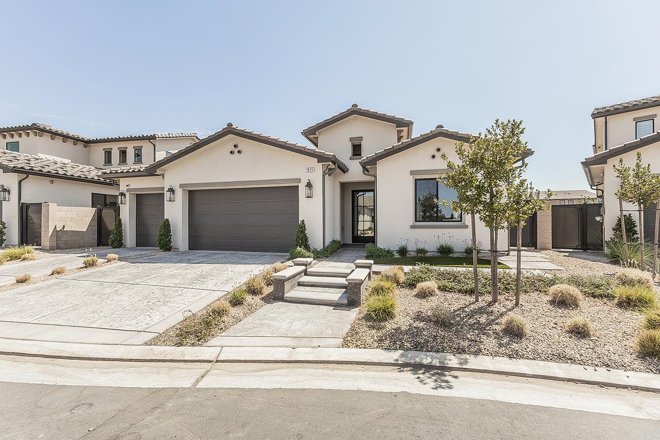2825 E Beech Tree Dr, Fresno, CA 93730
